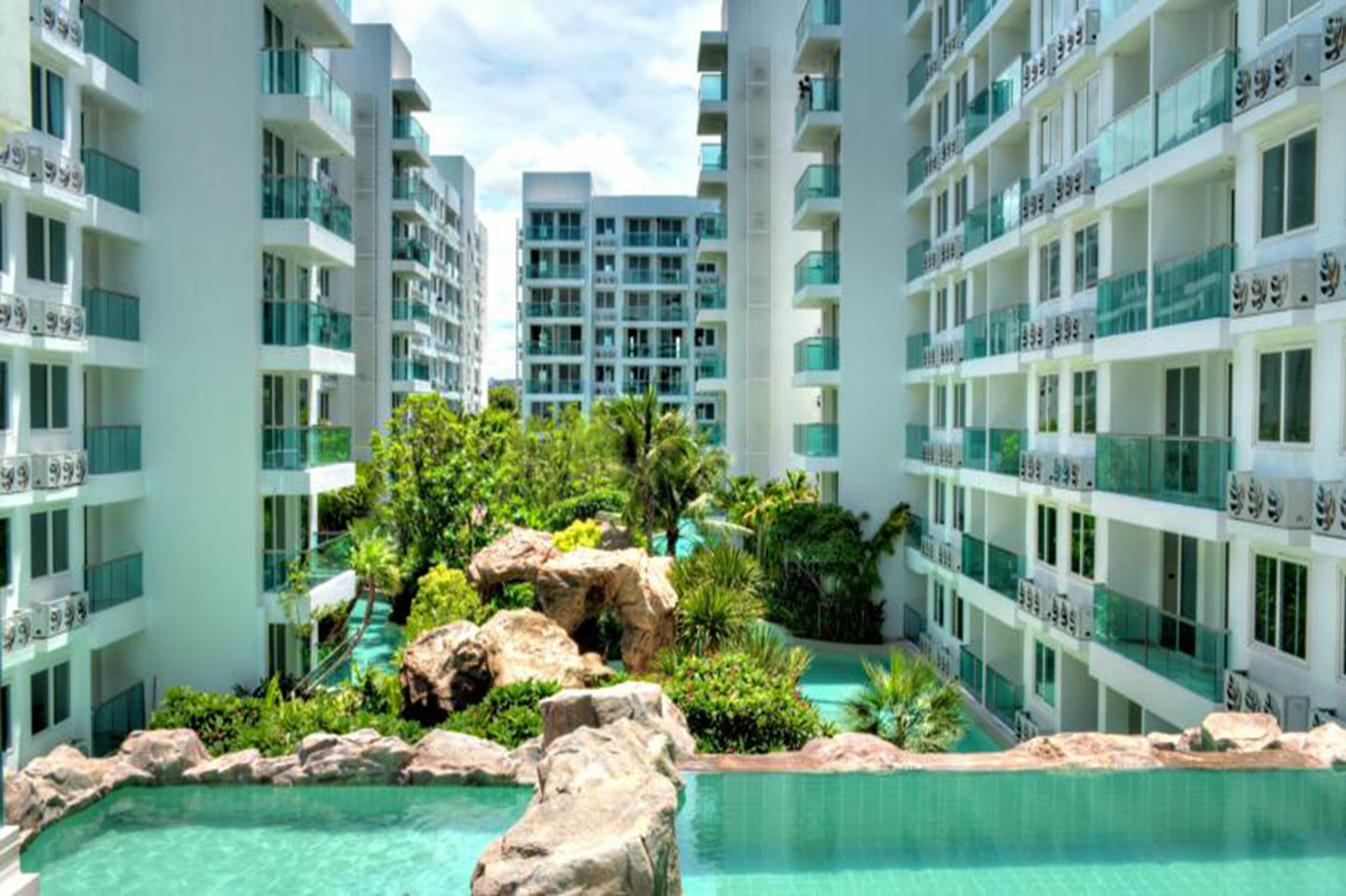 Amazon Pattaya Jomtien Apartments エクステリア 写真
