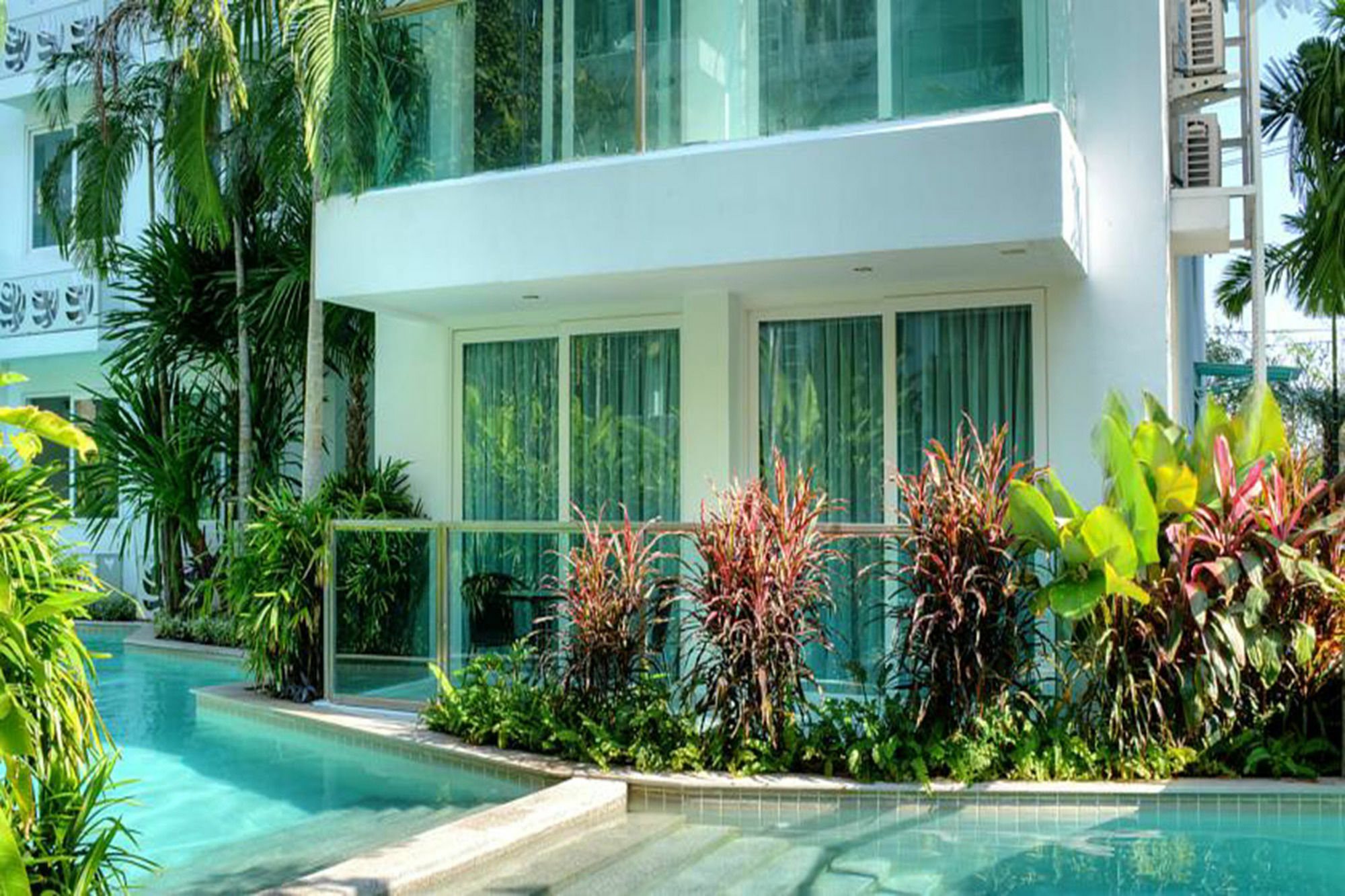 Amazon Pattaya Jomtien Apartments エクステリア 写真